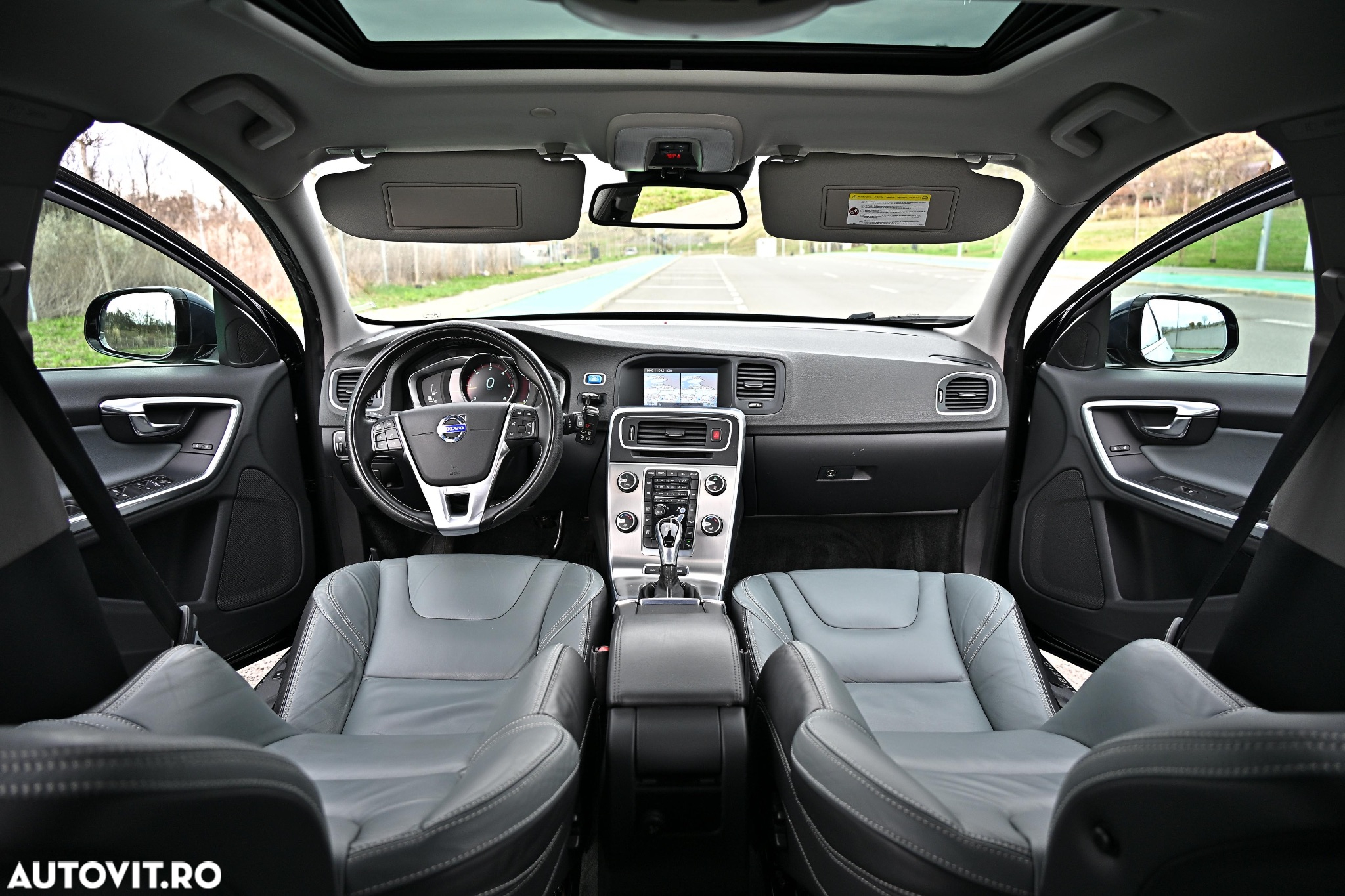 Volvo V60 D6 Plug-In-Hybrid AWD Geartronic Summum - 4