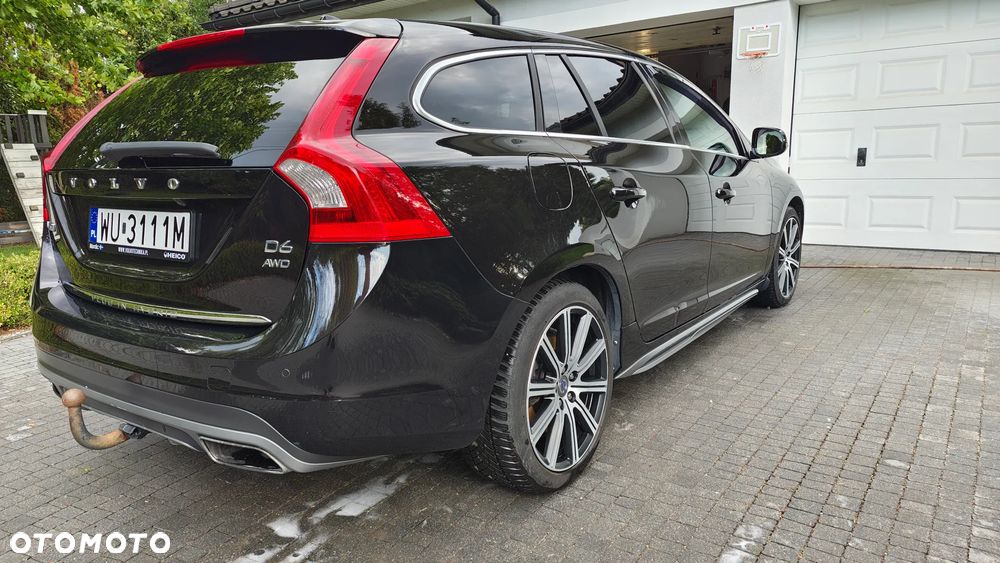 Volvo V60 D6 AWD Plug-in Hybrid Summum - 3