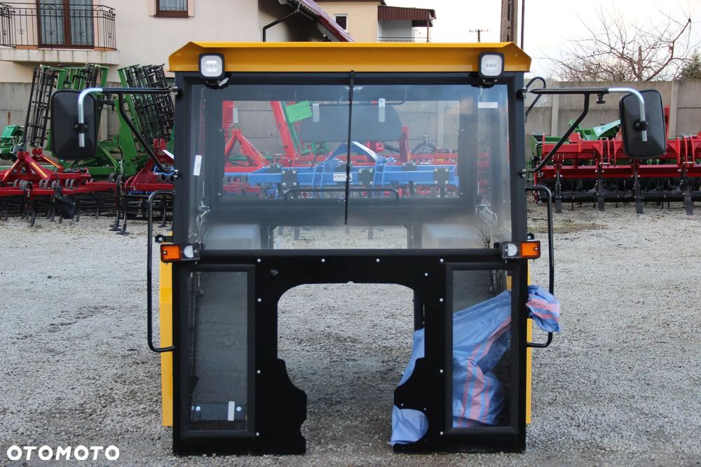 Kabina ciągnikowa kabina do ciągnika C- 360 z błotnikami metalowymi Naglak C360 - 2