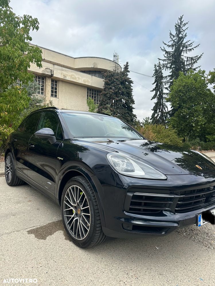 Porsche Cayenne - 4