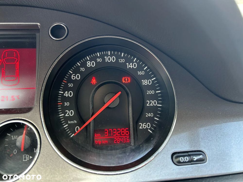 Volkswagen Passat - 21