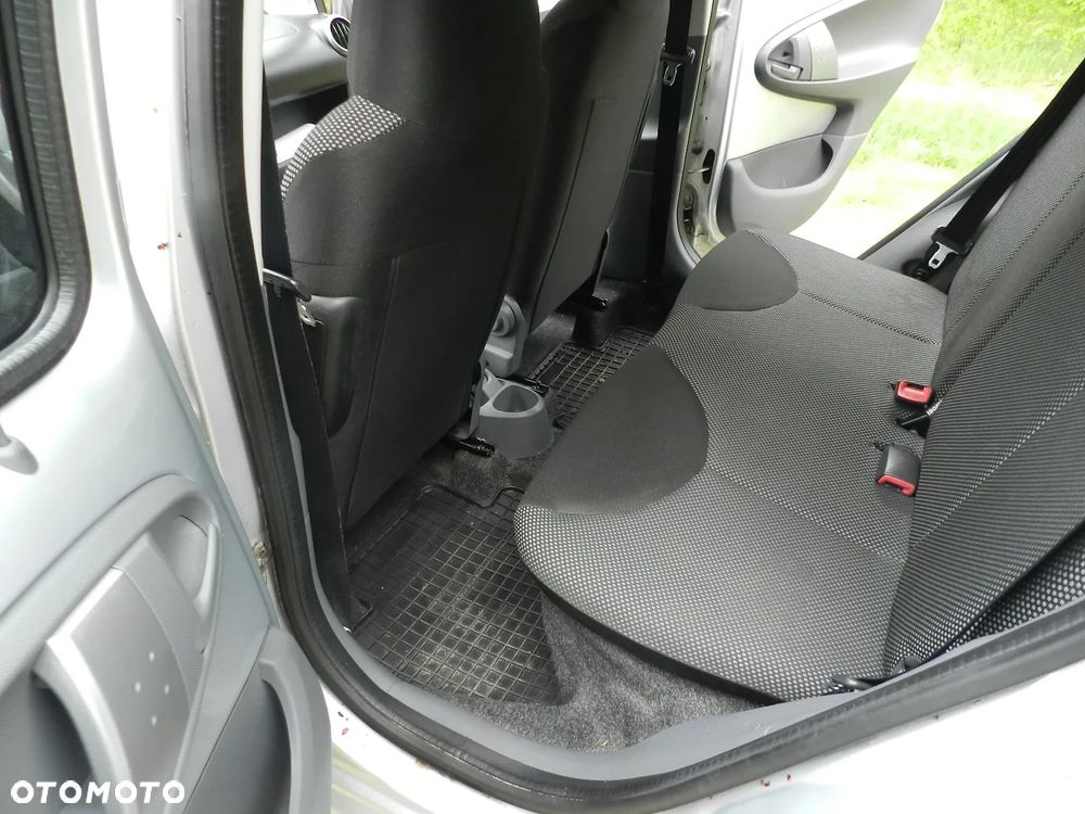Toyota Aygo - 12