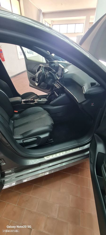 Peugeot 208 1.2 PureTech Allure Pack EAT8 - 19