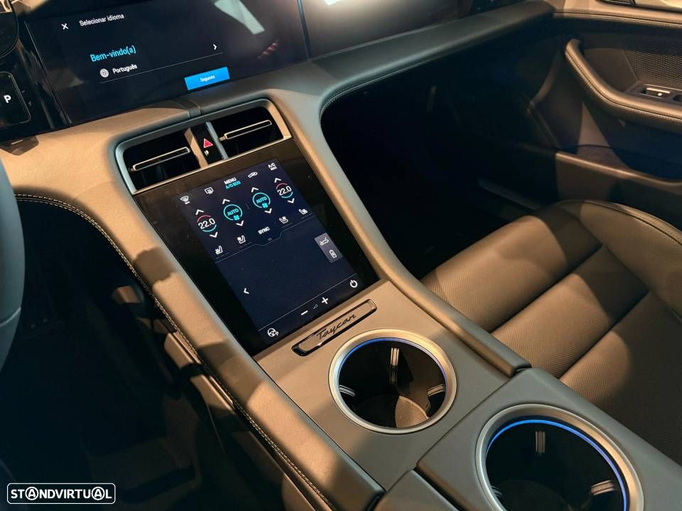 Porsche Taycan Cross Turismo 4S - 19