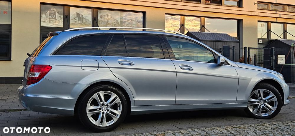 Mercedes-Benz Klasa C 180 T CDI DPF (BlueEFFICIENCY) Avantgarde - 25