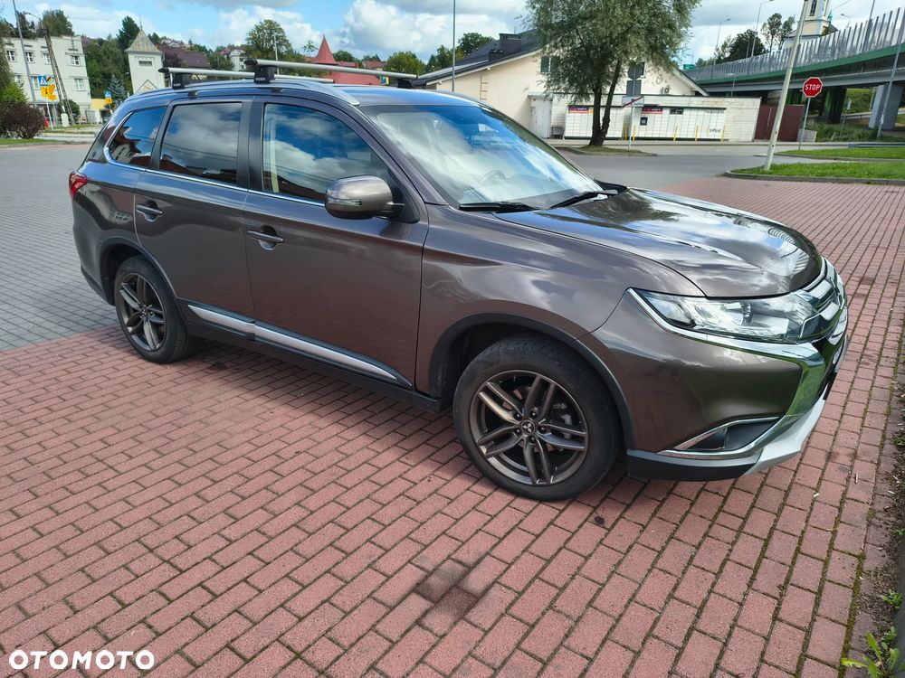 Mitsubishi Outlander 2.0 Invite + 2WD - 9