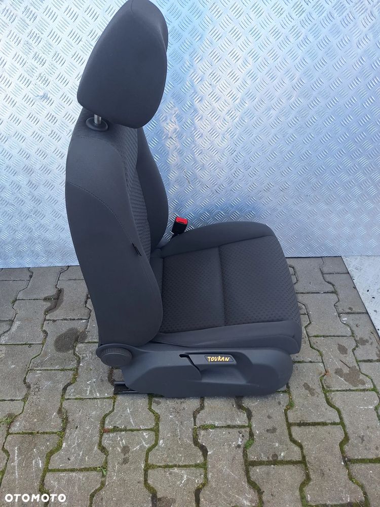 FOTEL PRAWY PRZÓD PASAŻERA - VW TOURAN I EUROPA - 2