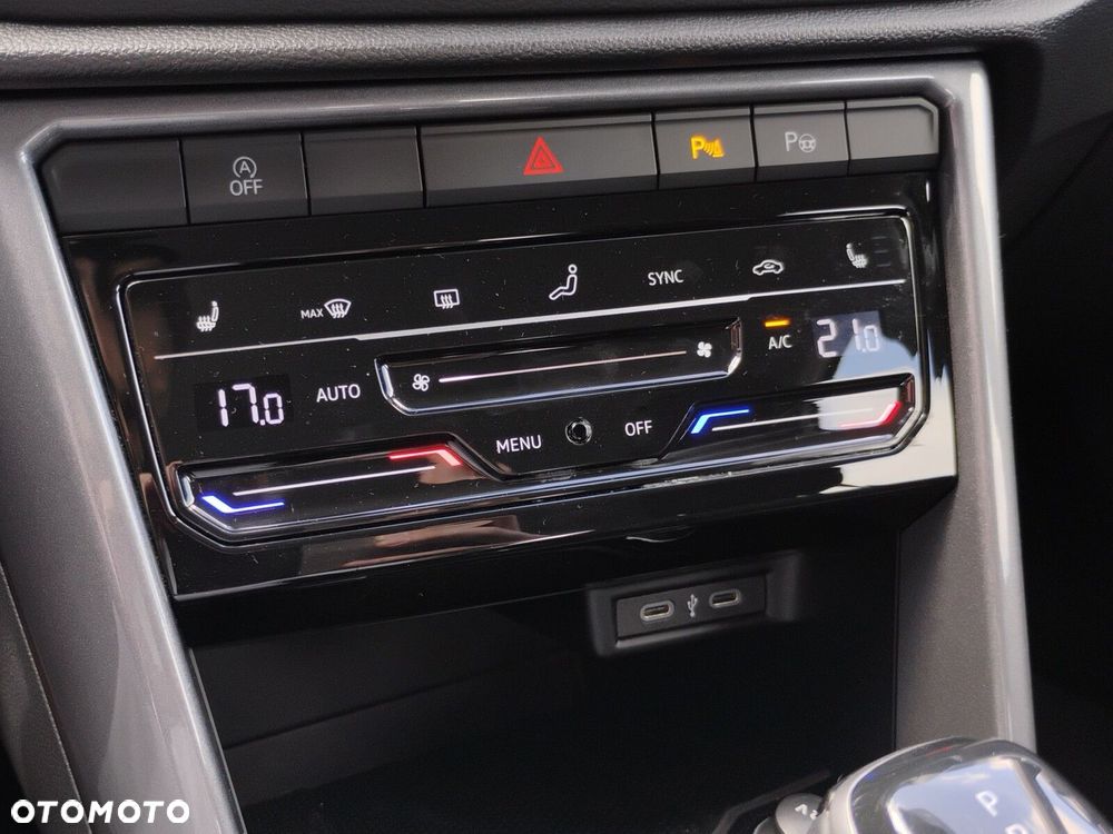 Volkswagen T-Roc - 21
