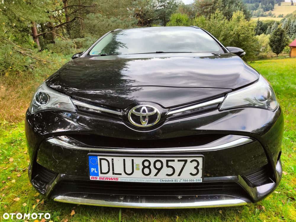 Toyota Avensis 1.8 Premium - 4