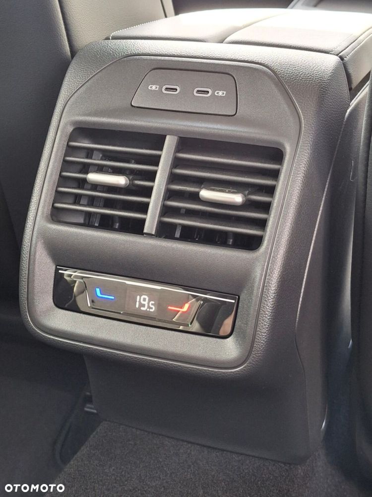 Volkswagen Passat - 31