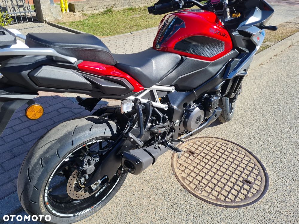 Suzuki GSX - 2