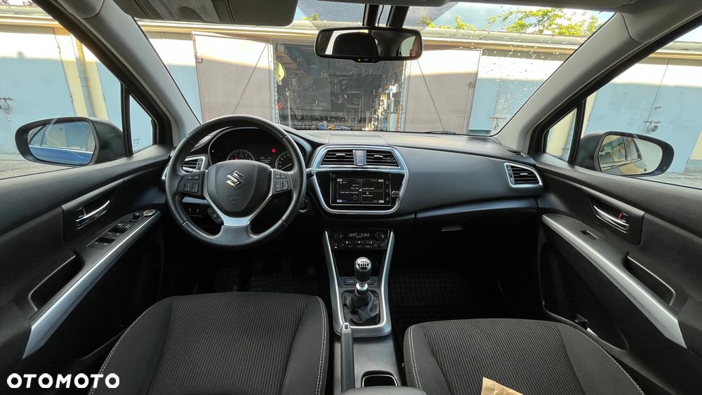 Suzuki SX4 S-Cross 1.4 T Premium - 9