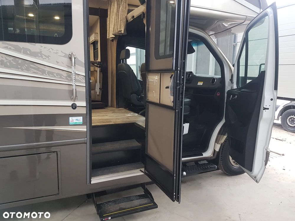Mercedes-Benz Sprinter - 16