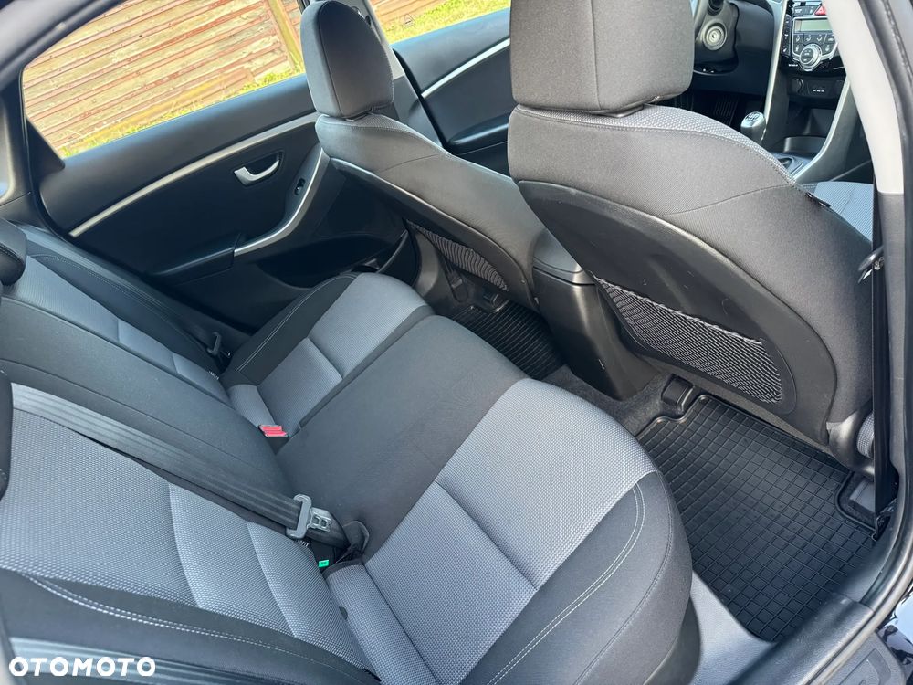 Hyundai i30 1.6 Fifa World Cup Edition - 23