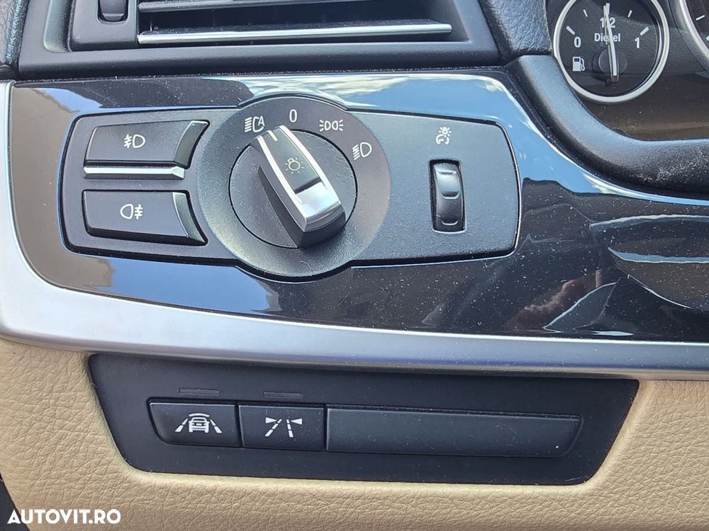 BMW Seria 5 520d xDrive - 17