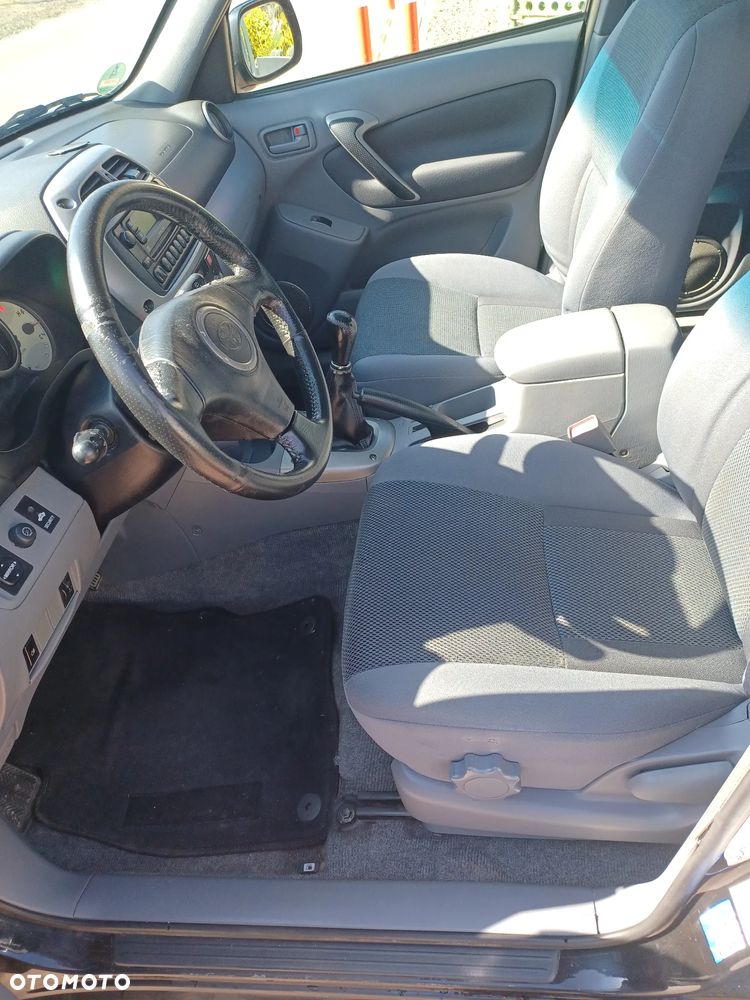 Toyota RAV4 4x4 Edition - 11