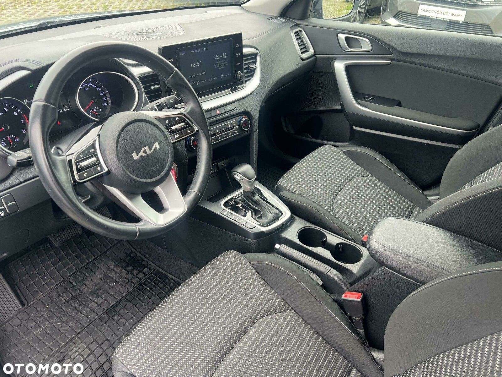 Kia Ceed - 10