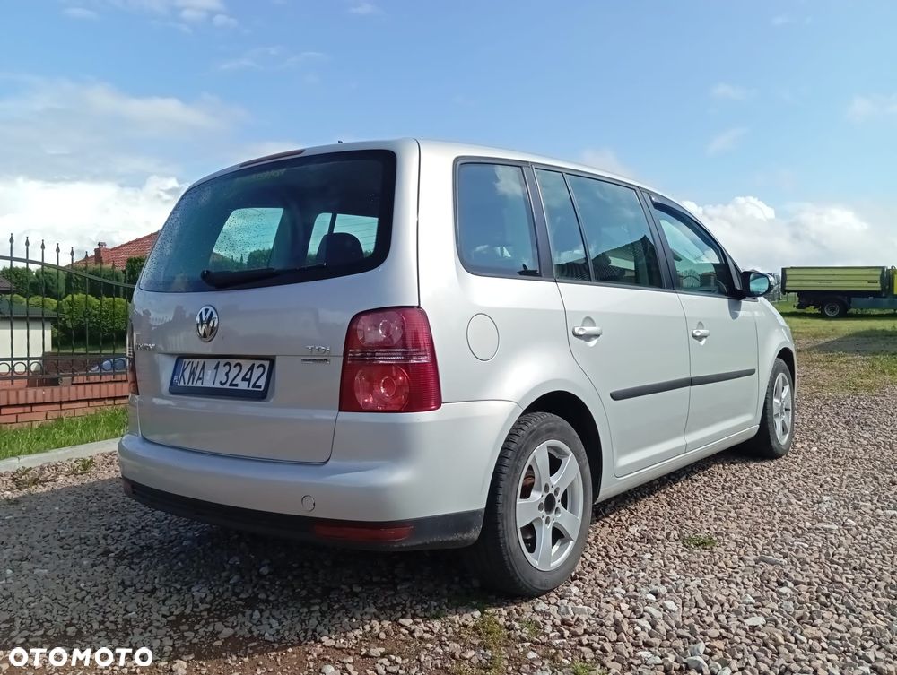 Volkswagen Touran 1.9 TDI DPF Blue Motion Trendline - 2