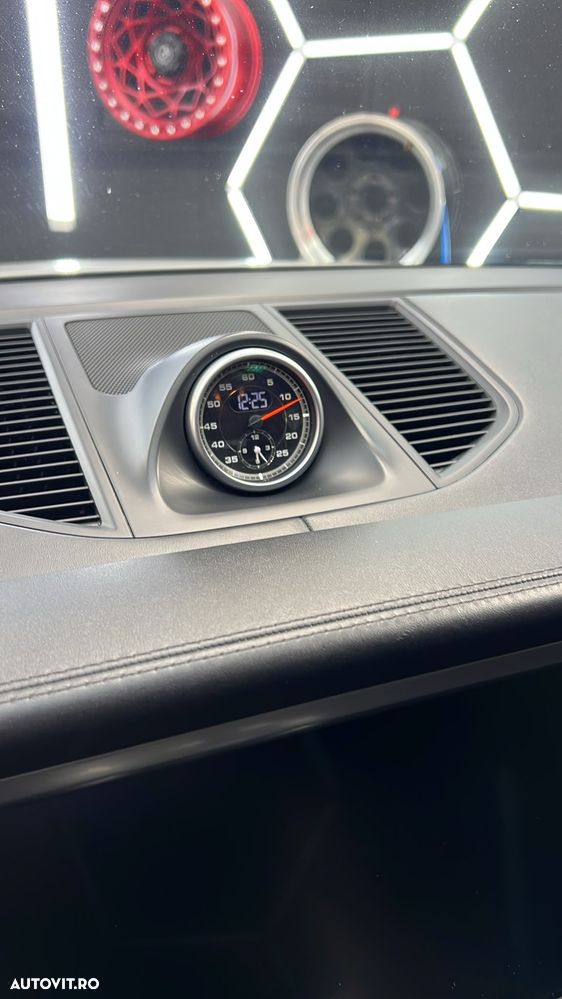 Porsche Macan - 23