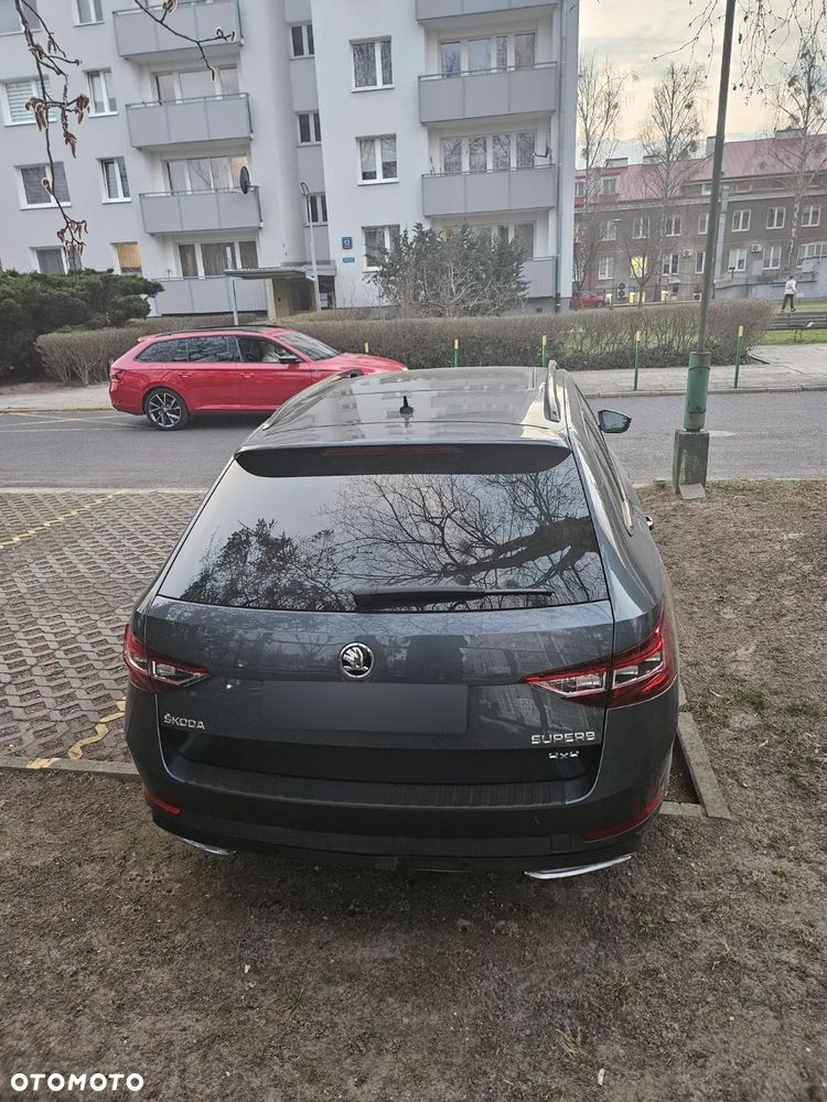 Skoda Superb 2.0 TDI SCR 4x4 Sportline DSG - 18