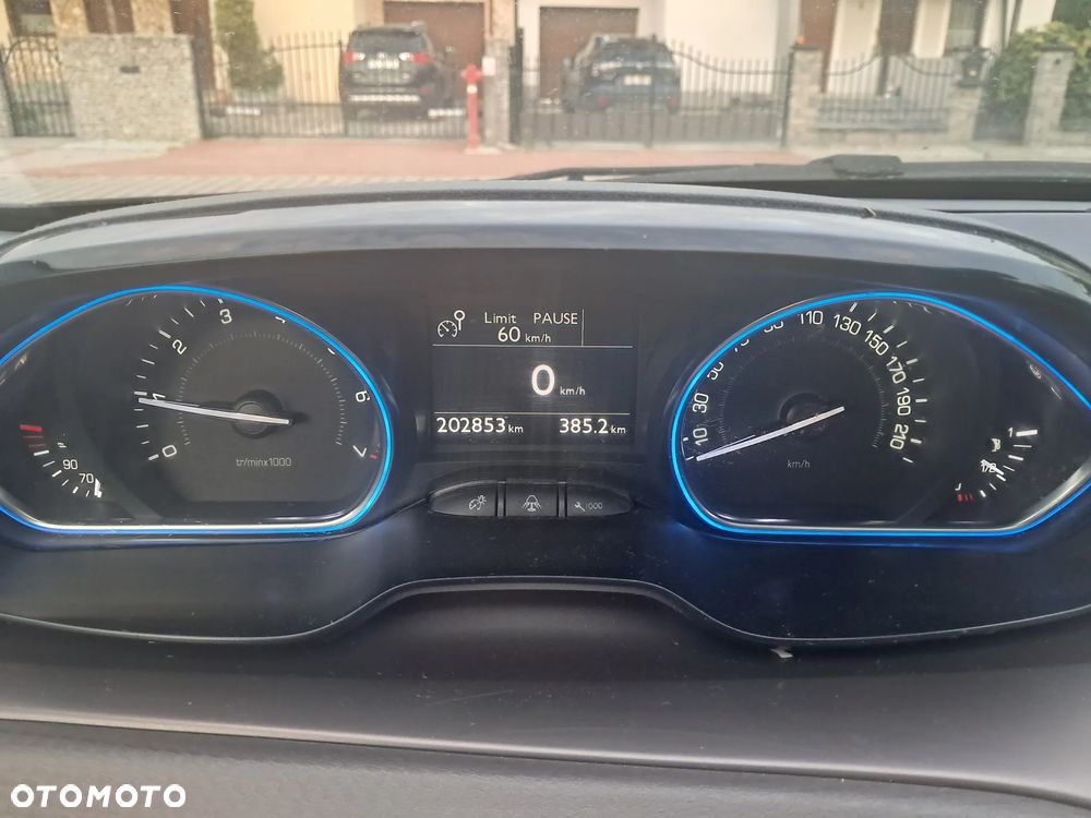 Peugeot 2008 1.6 VTi Allure - 2