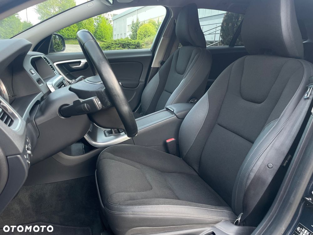 Volvo V60 T3 Kinetic - 5