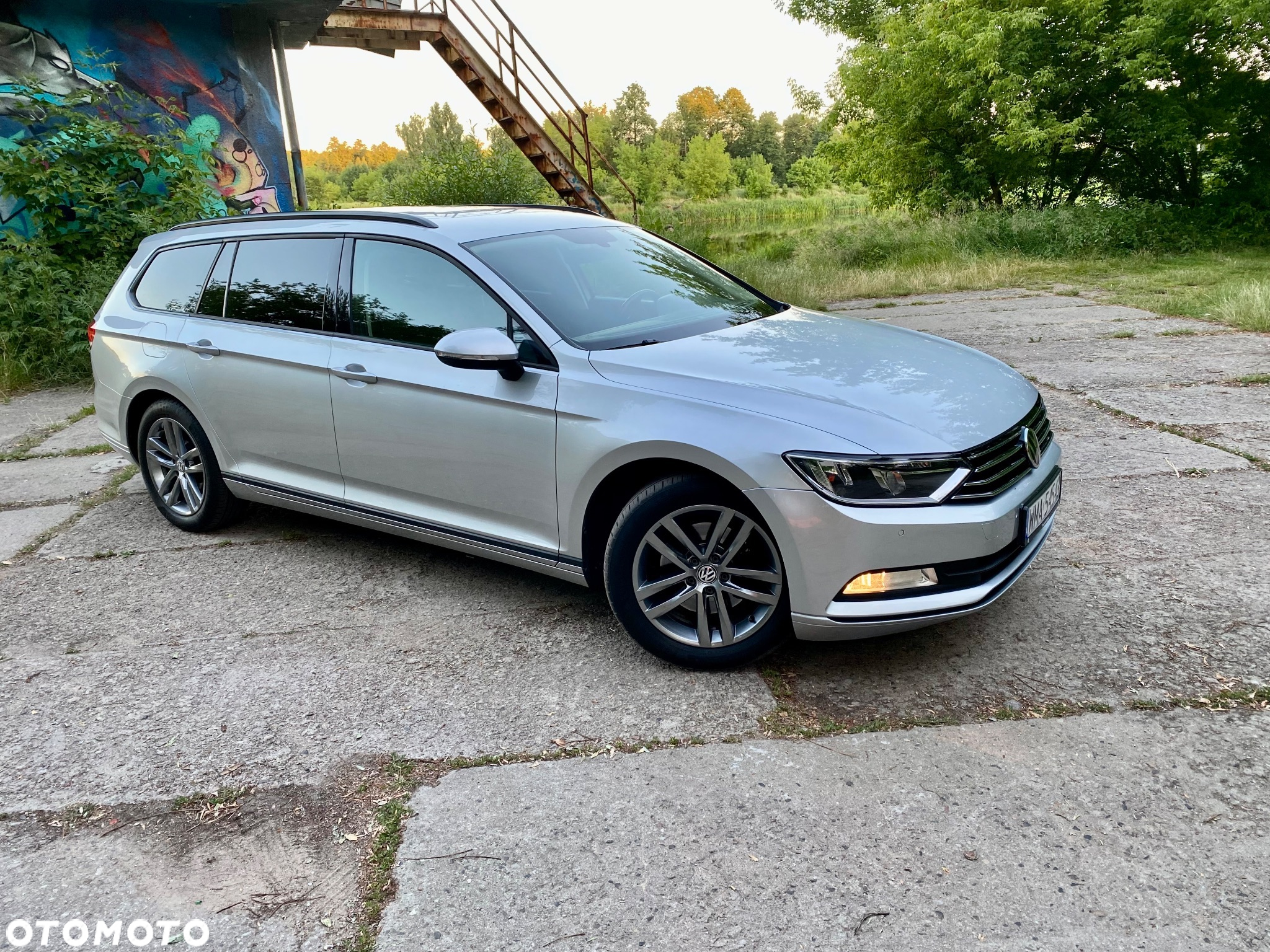 Volkswagen Passat 1.6 TDI BMT Comfortline - 28