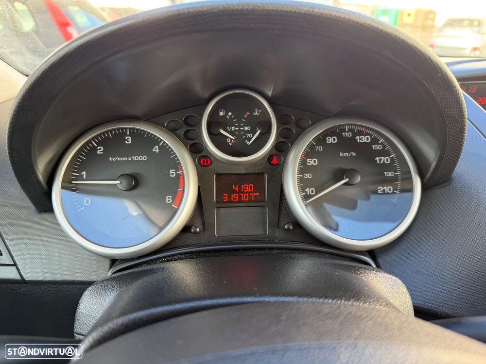 Peugeot 207 1.4 HDi Urban - 10