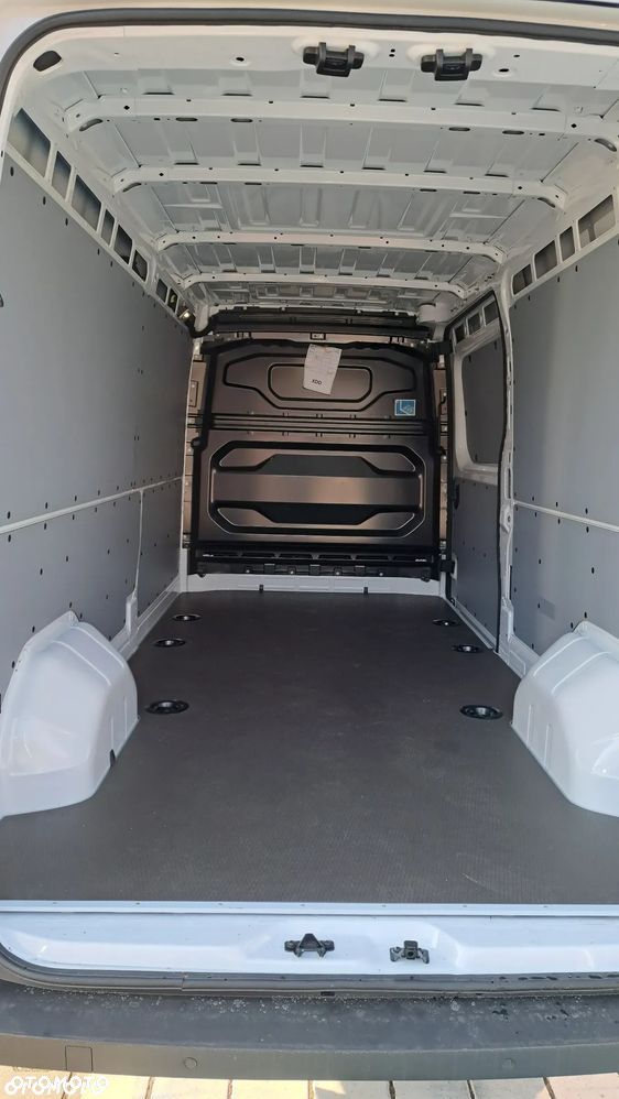 Nissan Interstar - 10