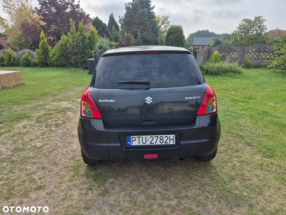 Suzuki Swift - 4