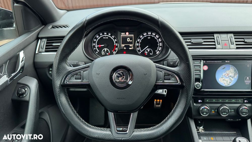 Skoda Octavia Combi 2.0 TDI RS - 22