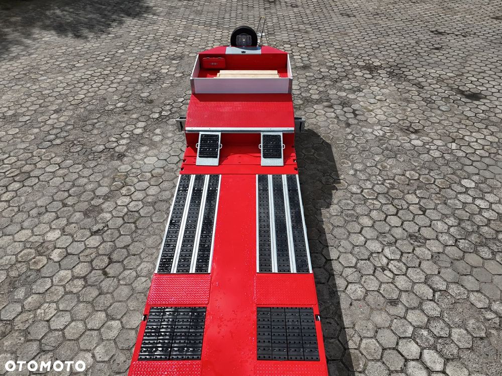 Inny 4 OSIOWA NISKOPODWOZIOWA z zagłębieniami na koła, rozciągana 5.000mm, długie najazdy 70T DMC - 11