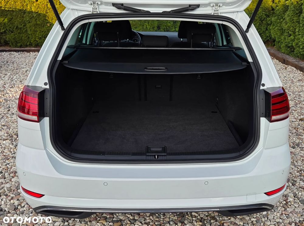 Volkswagen Golf - 10