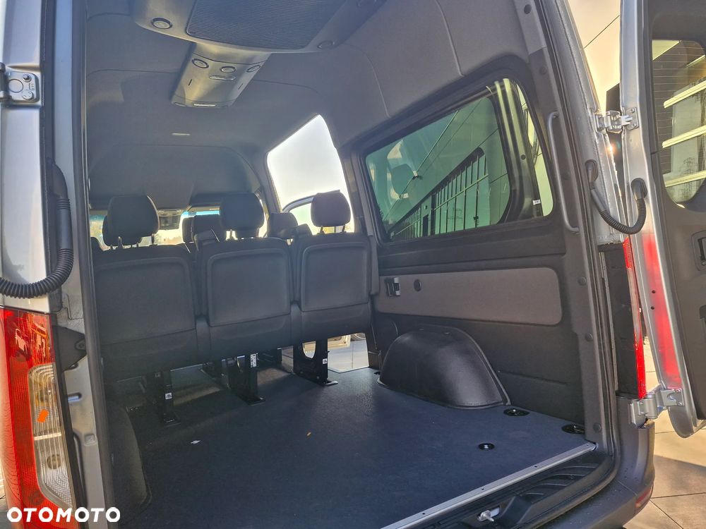 Mercedes-Benz Sprinter - 12