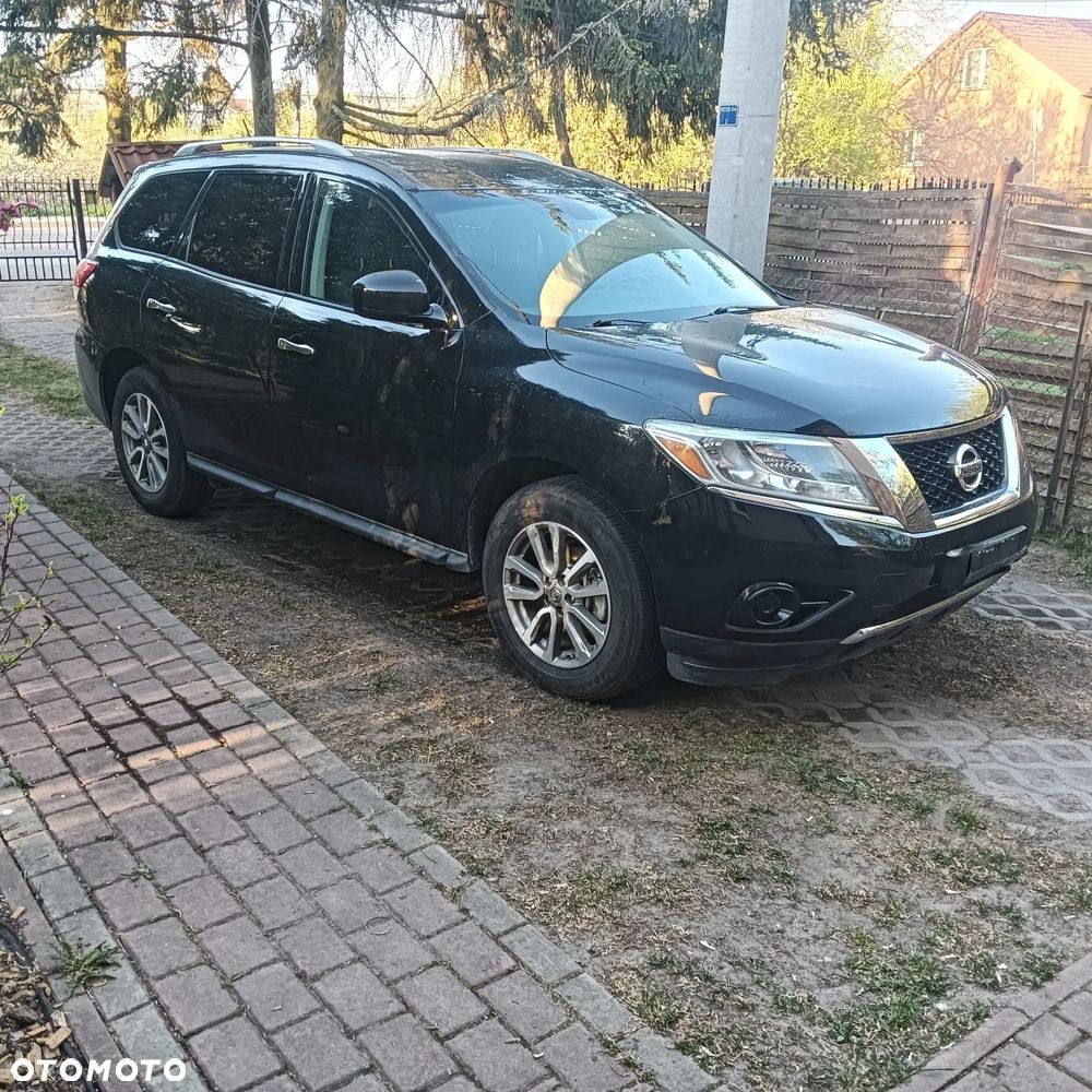 Nissan Pathfinder - 3