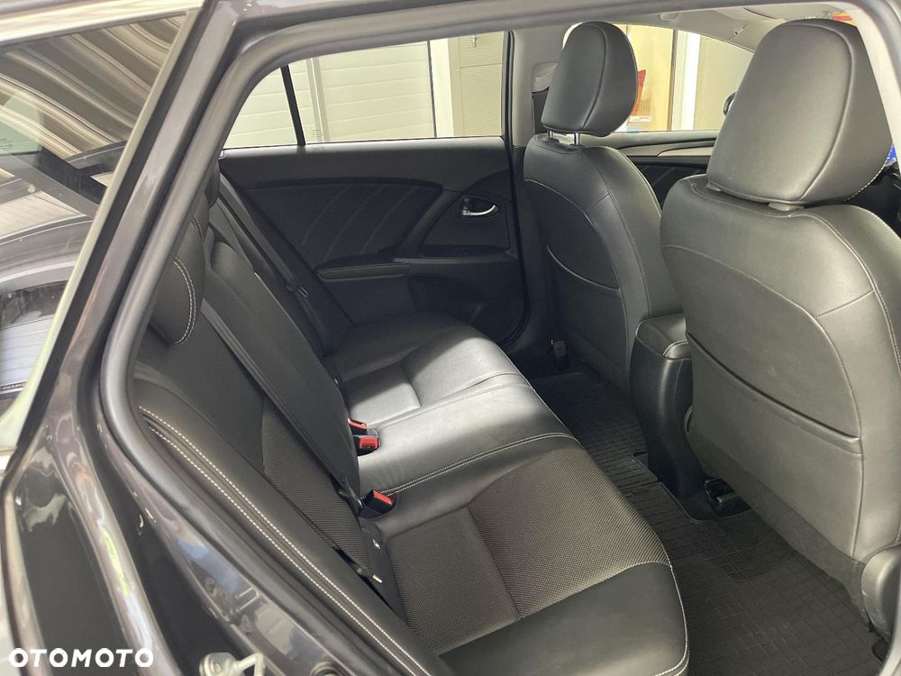 Toyota Avensis - 13