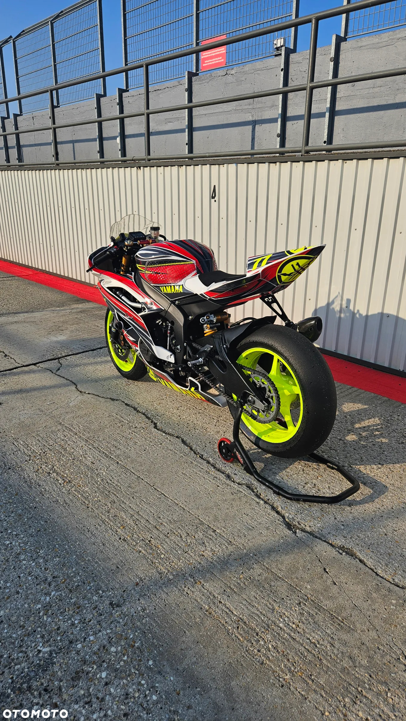 Yamaha R6 - 2
