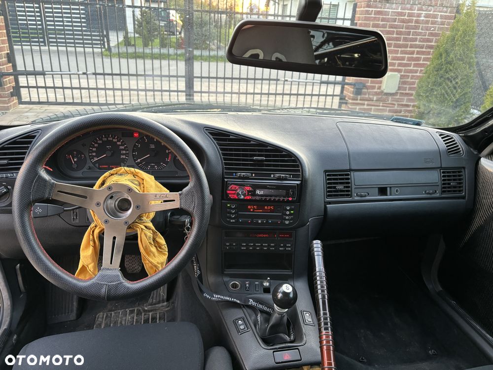 BMW Seria 3 328i - 11