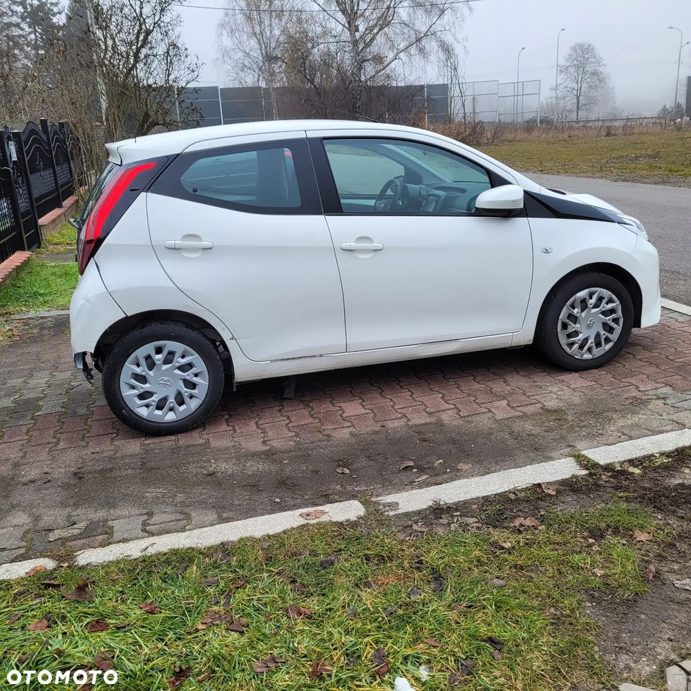 Toyota Aygo x.shift x-play connect - 7