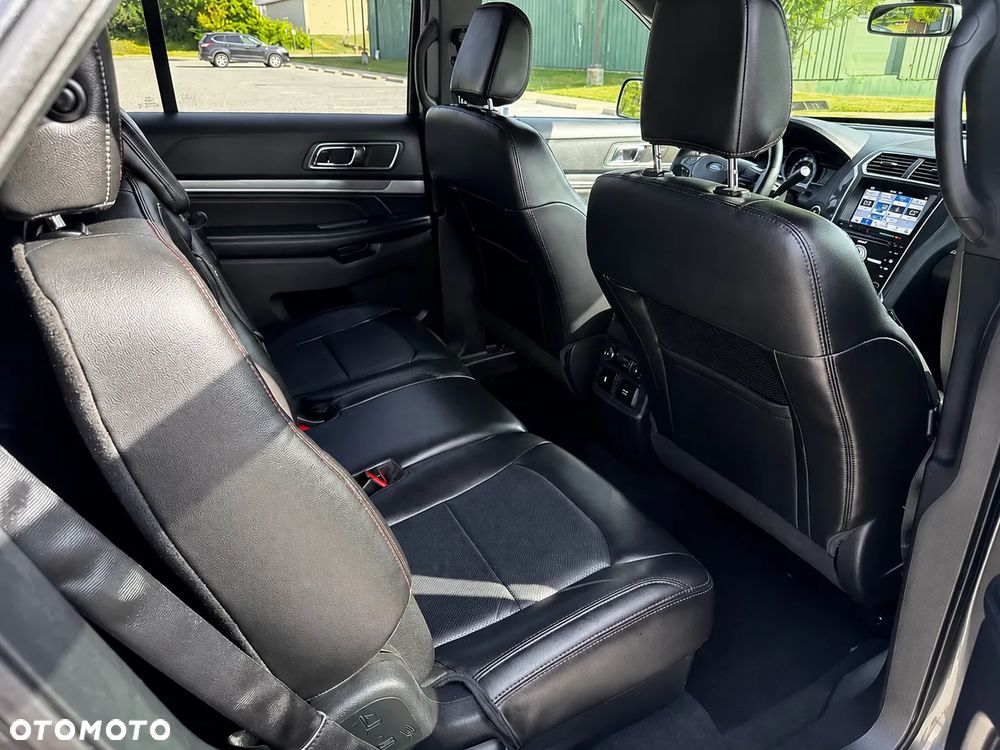 Ford Explorer - 13
