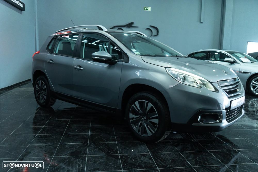 Peugeot 2008 1.2 PureTech Allure - 4