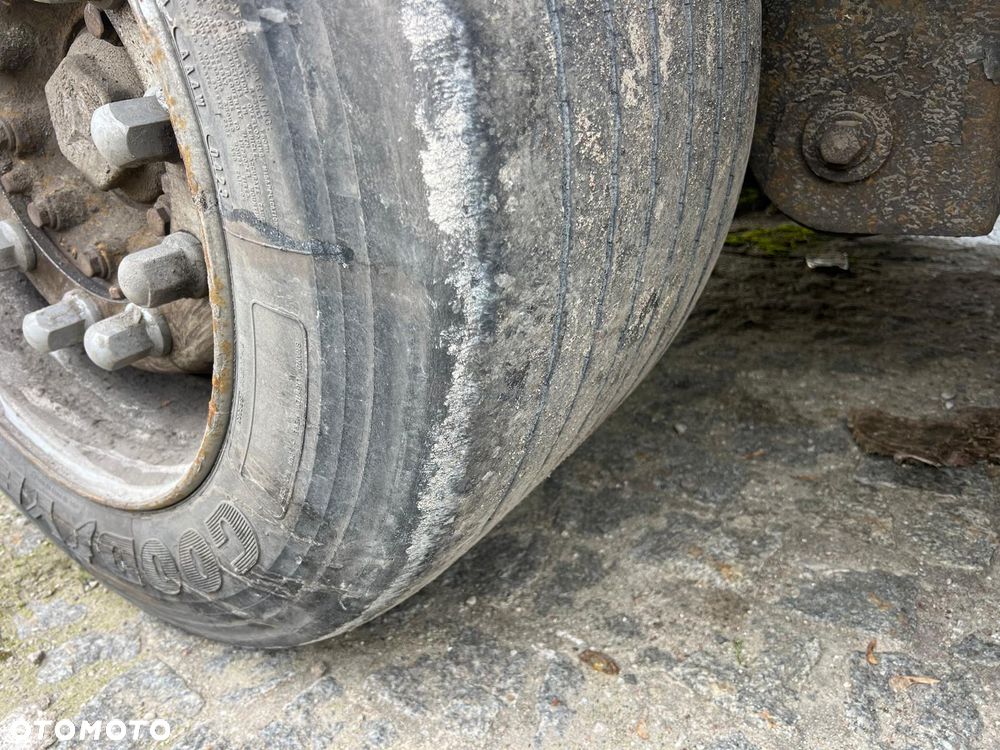 Wielton SN24 - 11