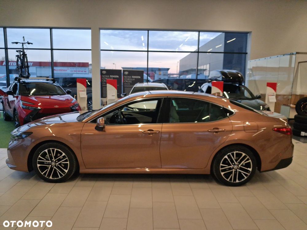 Toyota Camry 2.5 Hybrid Executive CVT - 2