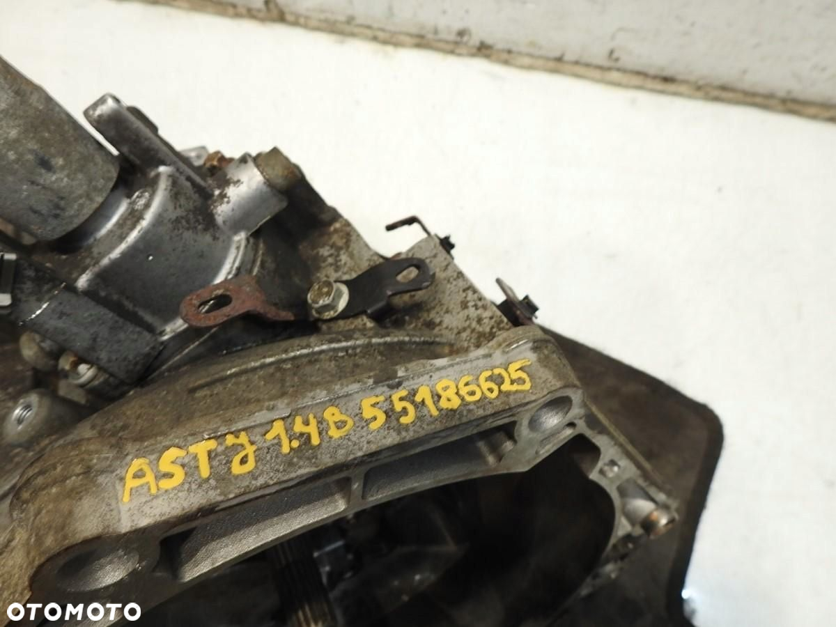 SKRZYNIA BIEGÓW OPEL ASTRA J 1.4T M32 55186625 - 2