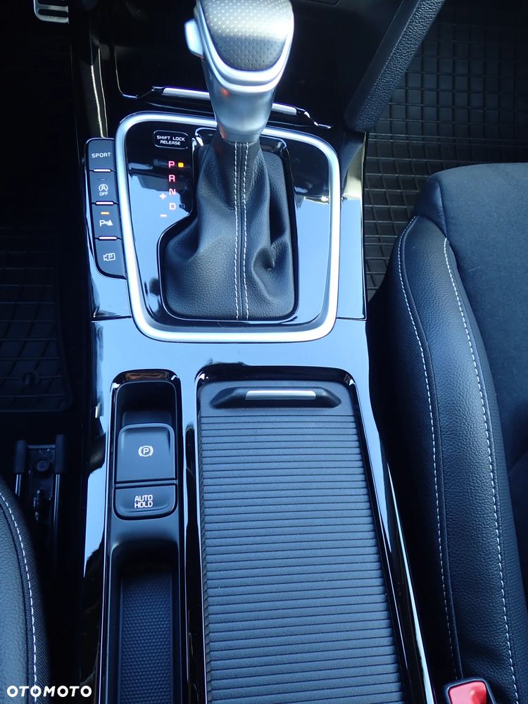 Kia XCeed - 32