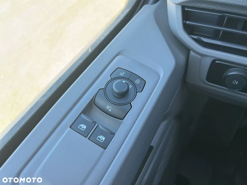 Volkswagen Transporter Furgon PLUS/5-cio osob./AUTOMAT (L2) 2.0 TDI 150KM, r.o. 3500 mm - 28