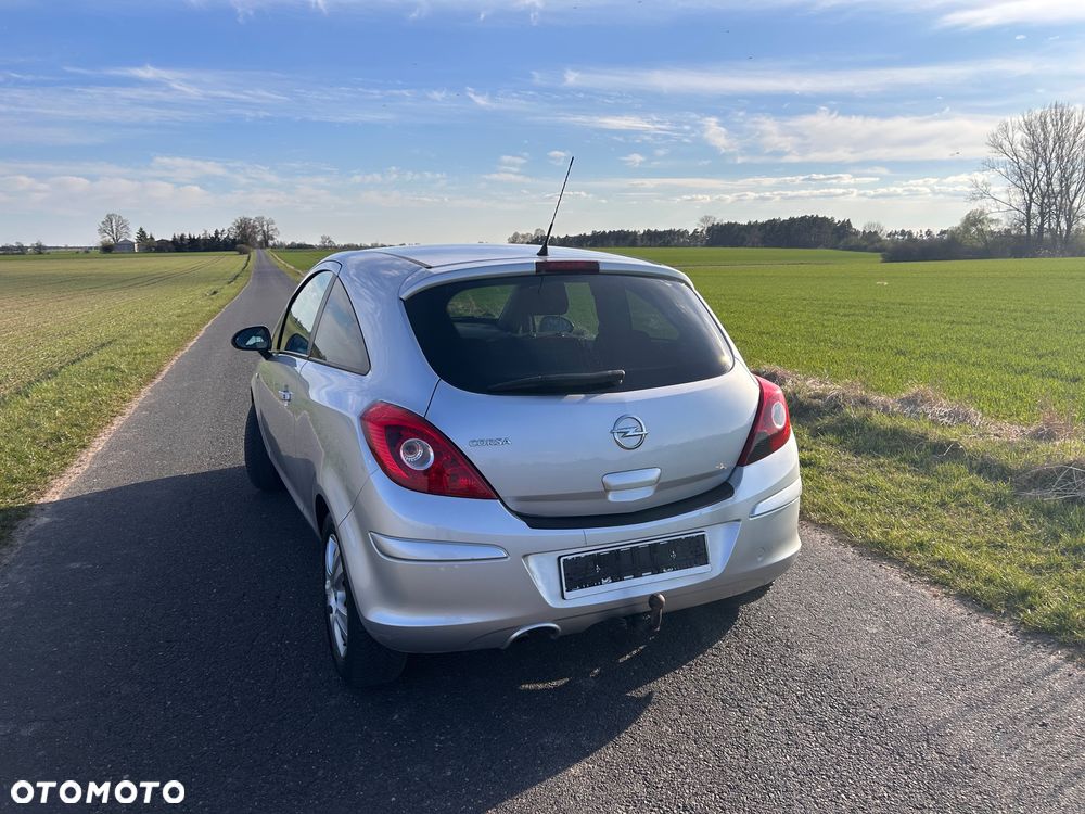 Opel Corsa 1.4 16V Satellite - 5