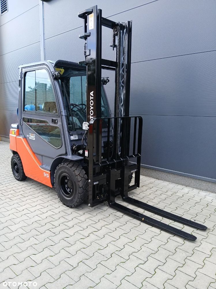 Toyota 02-8FGF25 - 3