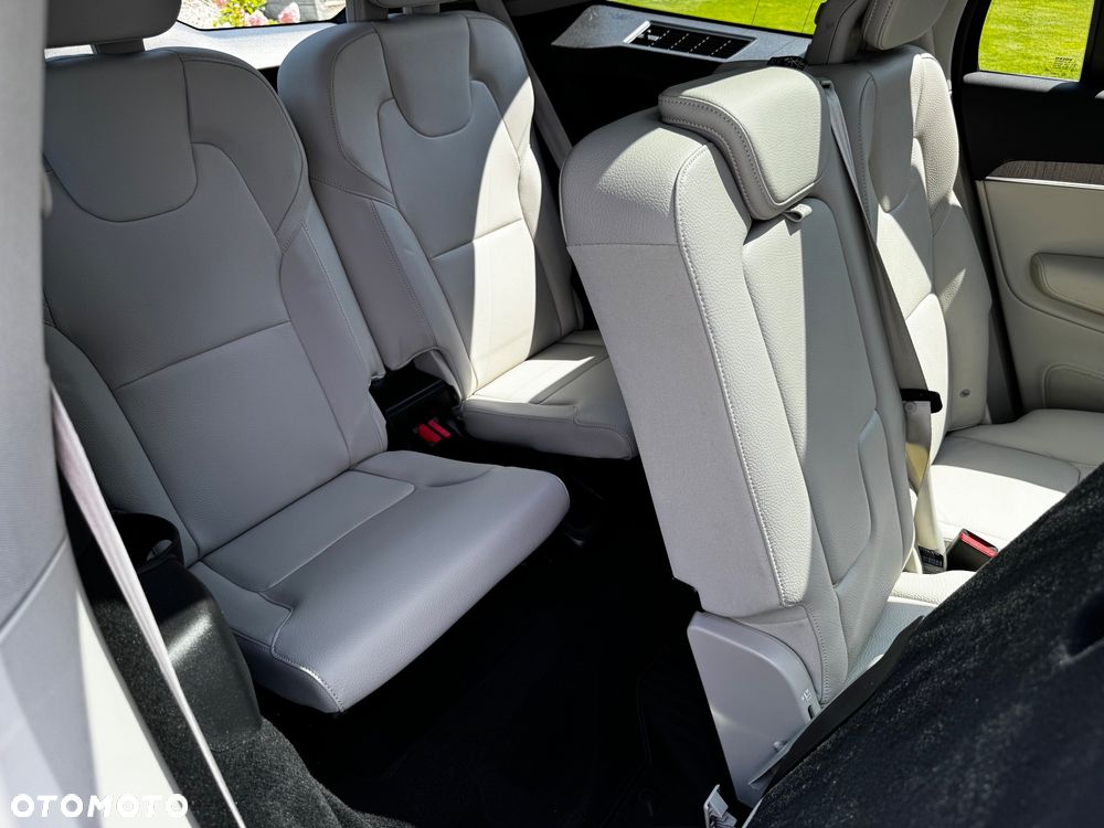Volvo XC 90 - 25