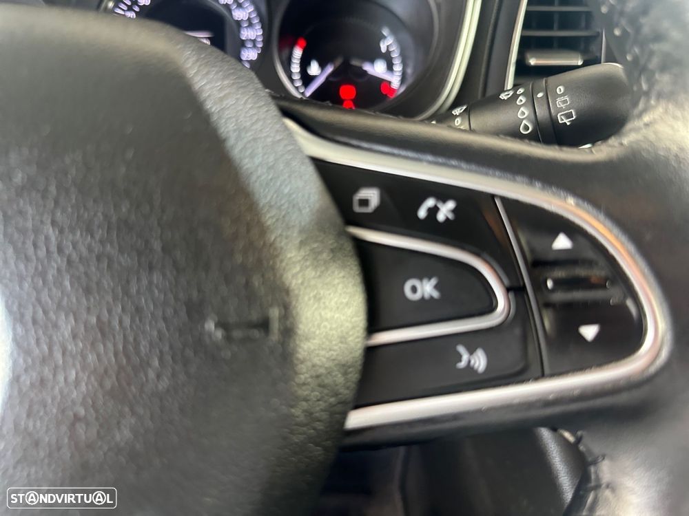 Renault Mégane 1.5 Blue dCi Zen - 12